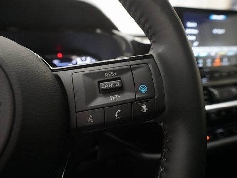 Used 2025 Nissan Pathfinder SL w/ SL Premium Package image 19