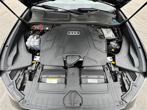 Used 2021 Audi Q8 Premium Plus w/ Premium Plus Package image 31