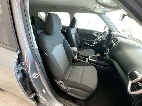 Used 2023 Kia Soul LX FWD image 23