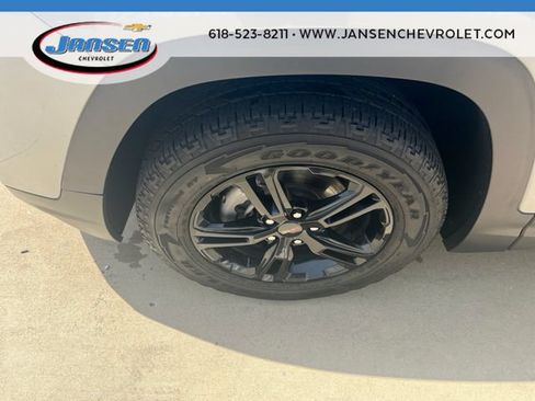 Used 2023 GMC Terrain AT4 AWD/4WD image 32
