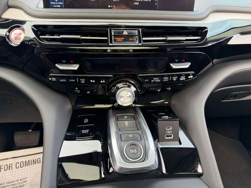 Used 2026 Acura MDX SH-AWD image 26