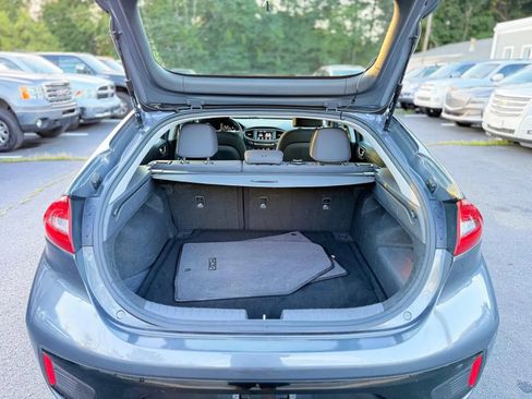 Used 2019 Hyundai Ioniq Plug-In Hybrid FWD image 9