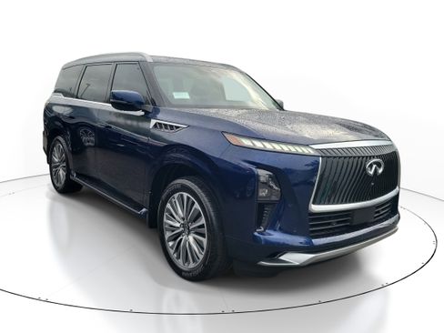 New 2026 INFINITI QX80 Luxe image 2