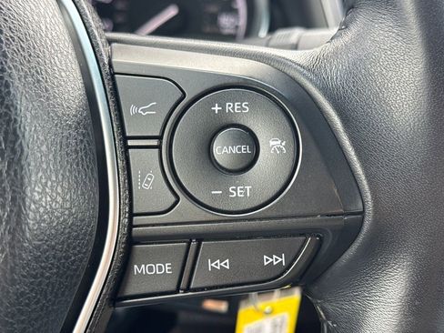 Used 2018 Toyota Camry SE image 32