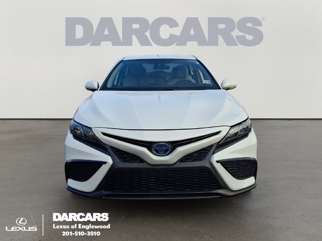Used 2022 Toyota Camry SE FWD image 1