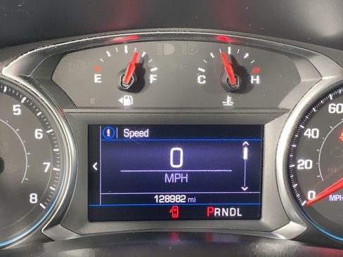Used 2022 Chevrolet Equinox LS w/ LS Convenience Package FWD image 24