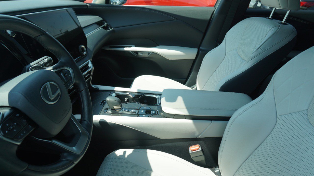 Certified 2025 Lexus RX 350 Premium Plus w/ Accessory Package (Z1) FWD image 10