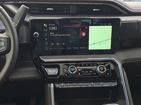 Used 2025 GMC Sierra 3500 Denali w/ Denali Reserve Package image 13