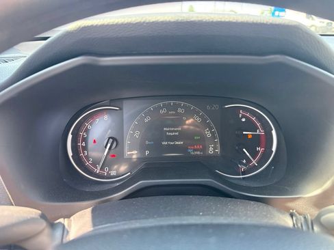 Used 2025 Toyota RAV4 XLE w/ Convenience Package FWD image 15