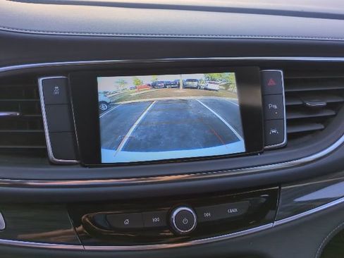 Used 2019 Buick Enclave Premium image 4