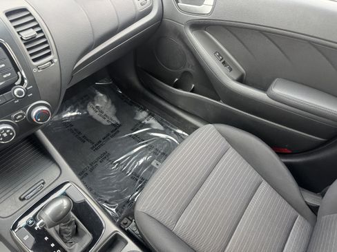 Used 2017 Kia Forte LX w/ LX Popular Package image 29