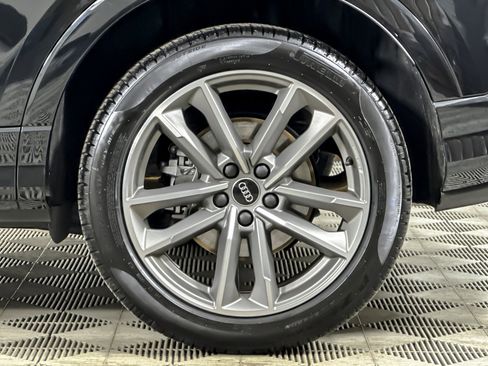 Used 2025 Audi Q3 2.0T Premium image 24