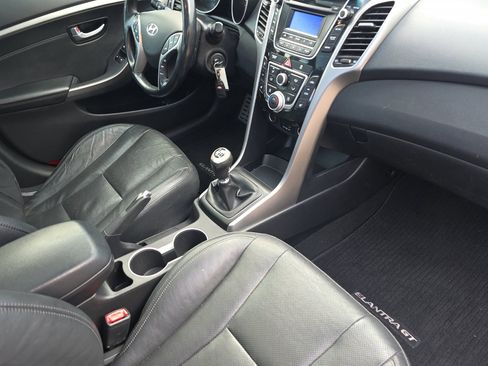 Used 2013 Hyundai Elantra GT w/ Style Pkg image 18