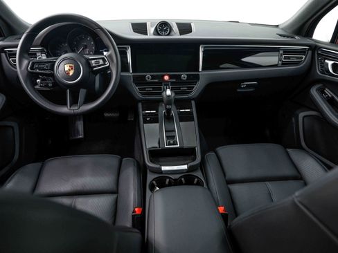 Certified 2026 Porsche Macan AWD/4WD image 12
