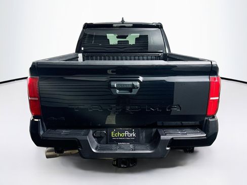 Used 2025 Toyota Tacoma TRD Off-Road image 7