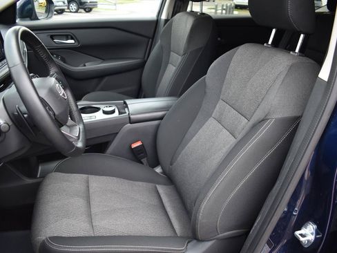 Used 2025 Nissan Rogue SV AWD/4WD image 23