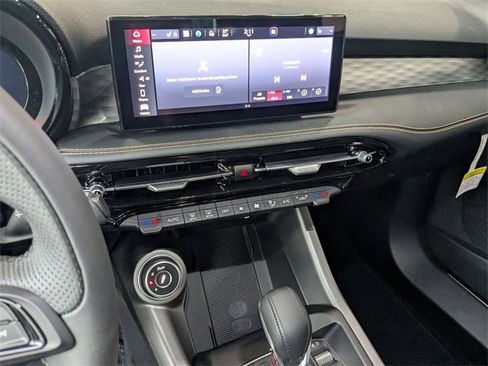 New 2025 Alfa Romeo Tonale w/ Premium Package image 7