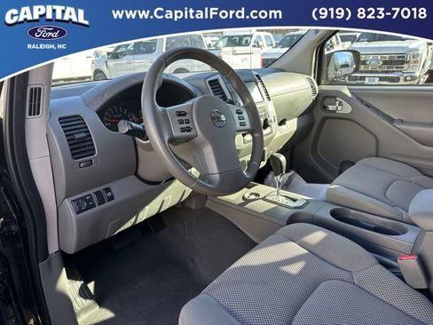 Used 2020 Nissan Frontier SV image 18