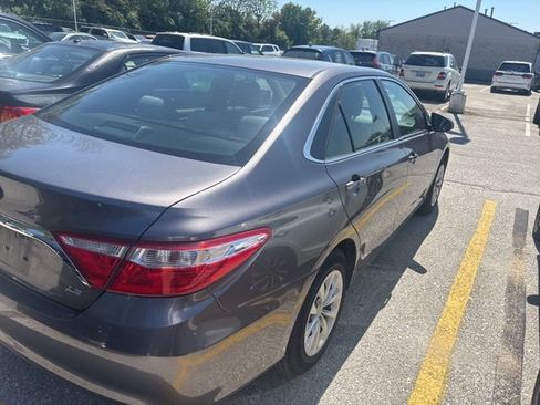 Used 2015 Toyota Camry LE FWD image 4
