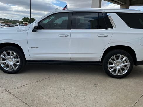 Used 2024 Chevrolet Tahoe High Country AWD/4WD image 10