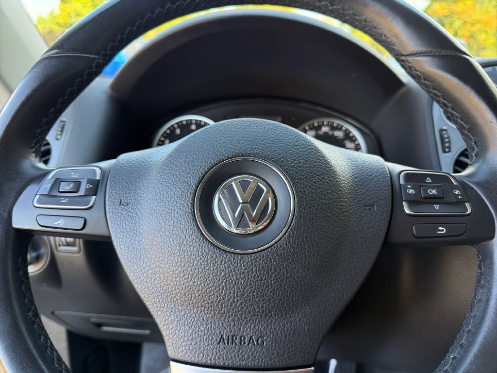 Used 2018 Volkswagen Tiguan Limited w/ Premium Package AWD/4WD image 18