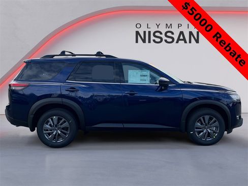 New 2025 Nissan Pathfinder SV w/ SV Premium Package image 6