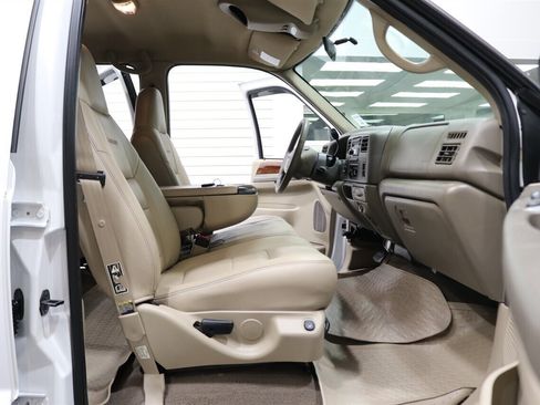 Used 2001 Ford F350 Lariat image 77