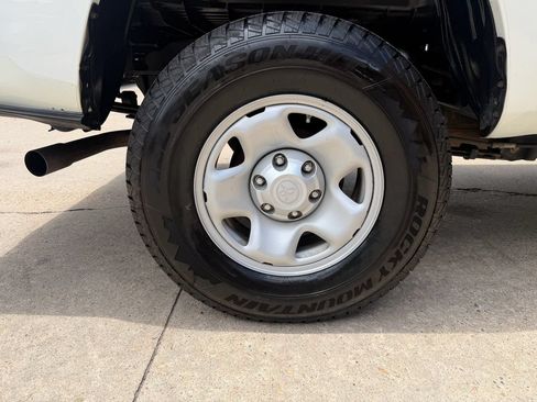 Used 2016 Toyota Tacoma SR RWD image 41