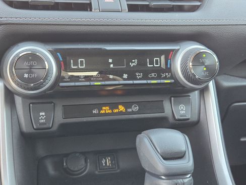 Used 2023 Toyota RAV4 XLE image 12