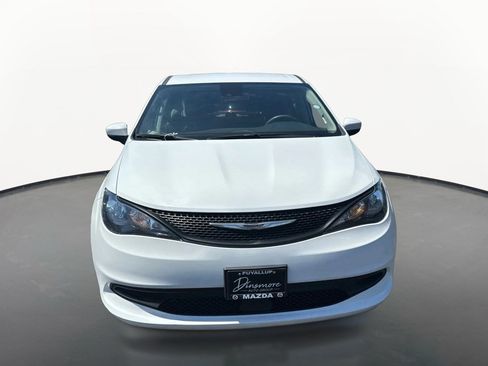 Used 2023 Chrysler Voyager LX FWD image 8