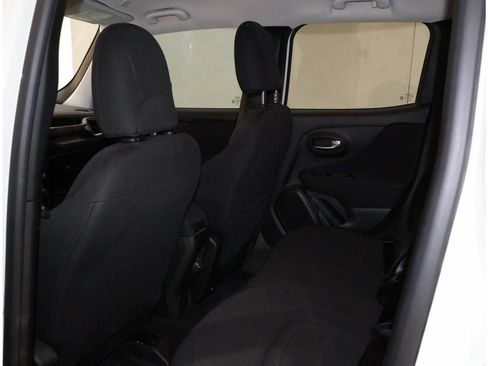 Used 2021 Jeep Renegade Latitude FWD image 13