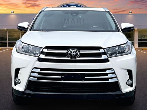 Used 2018 Toyota Highlander Limited Platinum AWD/4WD image 3
