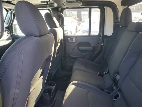 Certified 2023 Jeep Gladiator Sport image 9