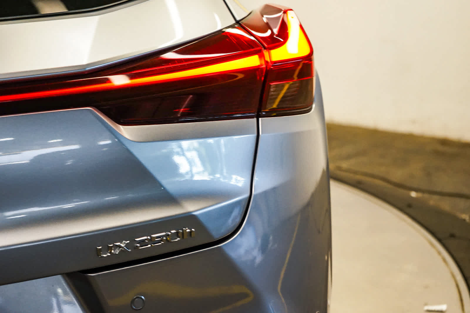 Used 2024 Lexus UX 250h F Sport FWD image 9