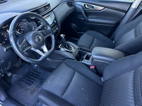 Used 2017 Nissan Rogue SV AWD/4WD image 9