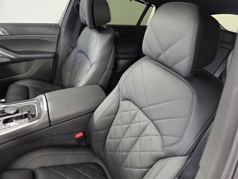 Used 2024 BMW X6 M60i w/ Climate Comfort Package image 10