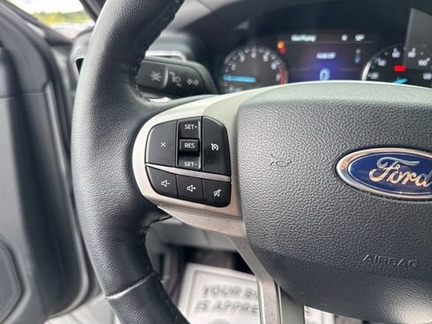 Used 2023 Ford Explorer XLT w/ Equipment Group 202A AWD/4WD image 15