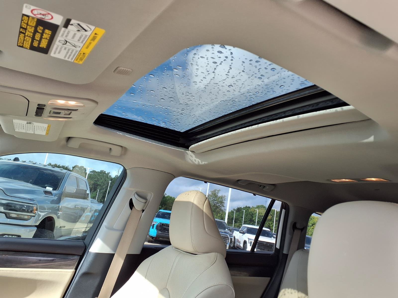 Certified 2021 Toyota Highlander Limited FWD image 13
