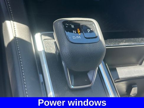 Used 2025 Nissan Pathfinder SV image 14