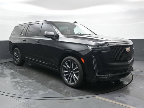 Used 2024 Cadillac Escalade ESV Sport w/ Touring Package image 8