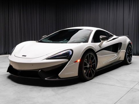 Used 2016 McLaren 570S Coupe RWD image 28