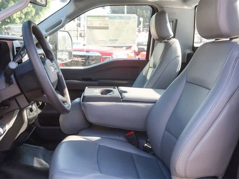 New 2025 Ford F250 XL w/ XL Chrome Package image 23