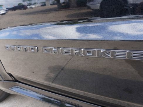 Used 2020 Jeep Grand Cherokee High Altitude AWD/4WD image 32
