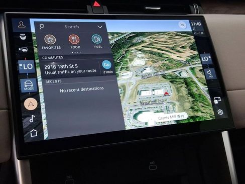 Used 2025 Land Rover Discovery Sport S image 24