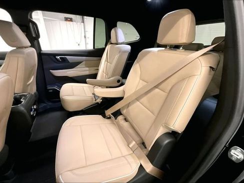 Used 2025 Buick Enclave Preferred w/ Power Package image 20