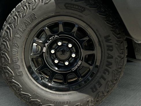 Used 2023 GMC Sierra 1500 AT4X w/ AT4X AEV Edition image 11