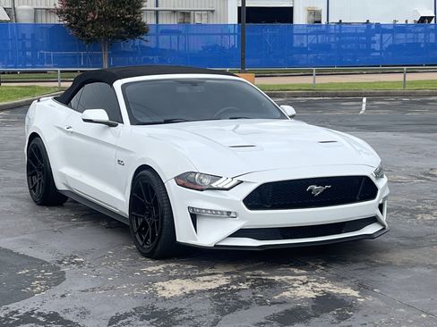 Used 2019 Ford Mustang GT Premium RWD image 3