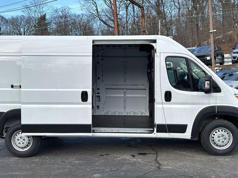 New 2025 RAM ProMaster 2500 w/ Power Group image 10