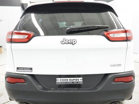 Used 2014 Jeep Cherokee Latitude w/ Cold Weather Group FWD image 16