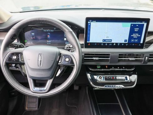 Used 2025 Lincoln Corsair Grand Touring w/ Jet Appearance Package AWD/4WD image 8